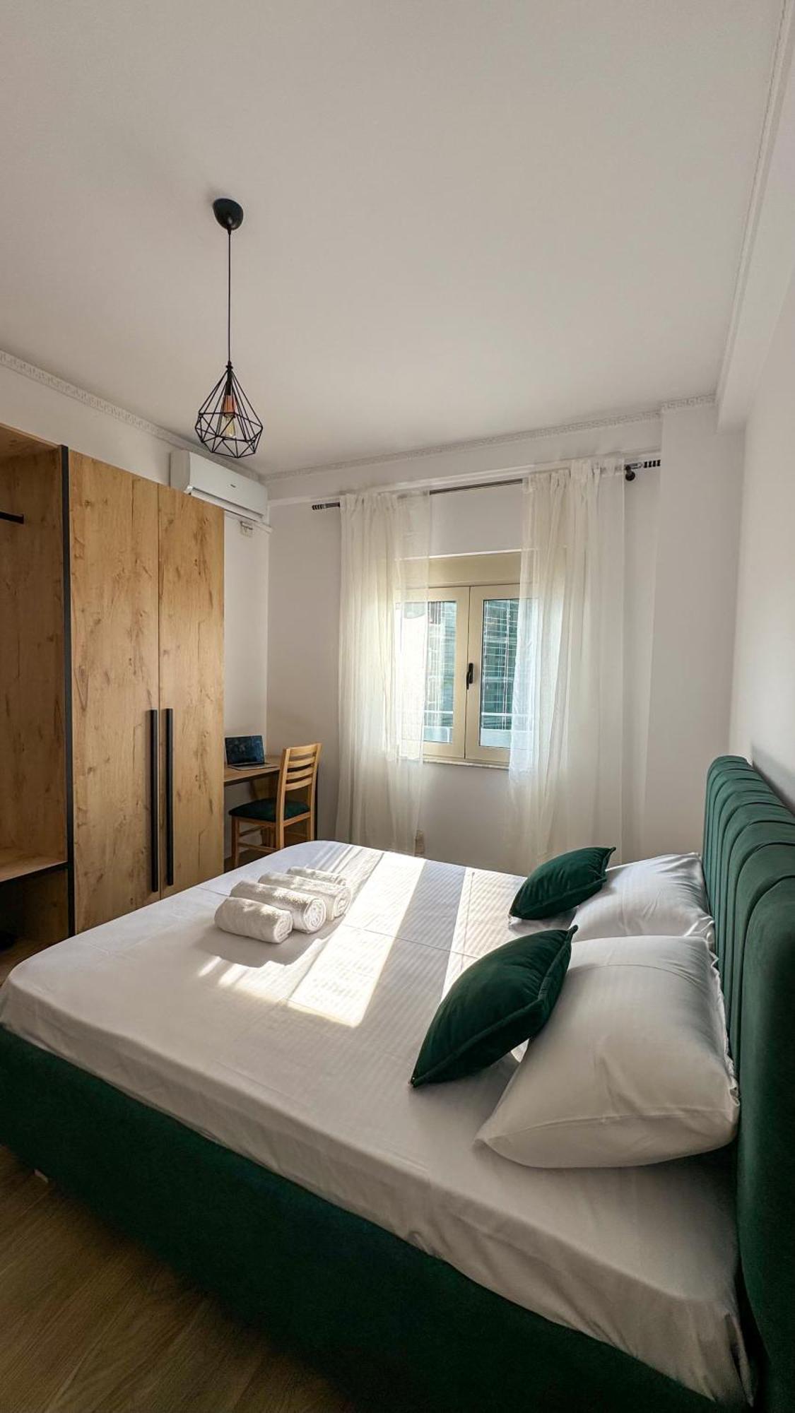 Urban Serenity Skyline Premium - Blloku Appartement